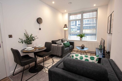 Modern & Cosy 2 Bedroom Bolton Apartment