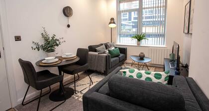 Modern & Cosy 2 Bedroom Bolton Apartment