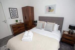 1 chambre, fer et planche Ă repasser, Wi-Fi, draps fournis