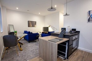 Interior - Lovely Open Plan 1 Bedroom Apartment in Bolton (Bolton)