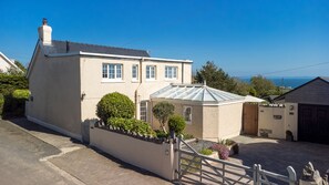 Front of property - Windy Ridge Cottage - 5 Bedroom - Oxwich (Swansea)
