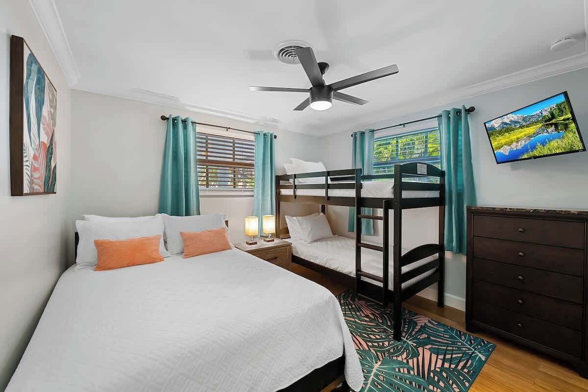 4 bedrooms, iron/ironing board, travel crib, free WiFi
