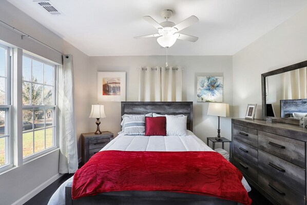 3 bedrooms, desk, iron/ironing board, WiFi