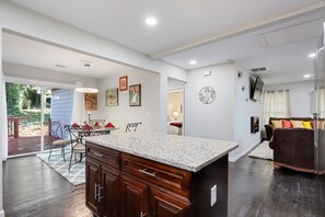 Interior - Charming 3bedroom 2.5 bath entire home in Marietta, Georgia (Marietta)