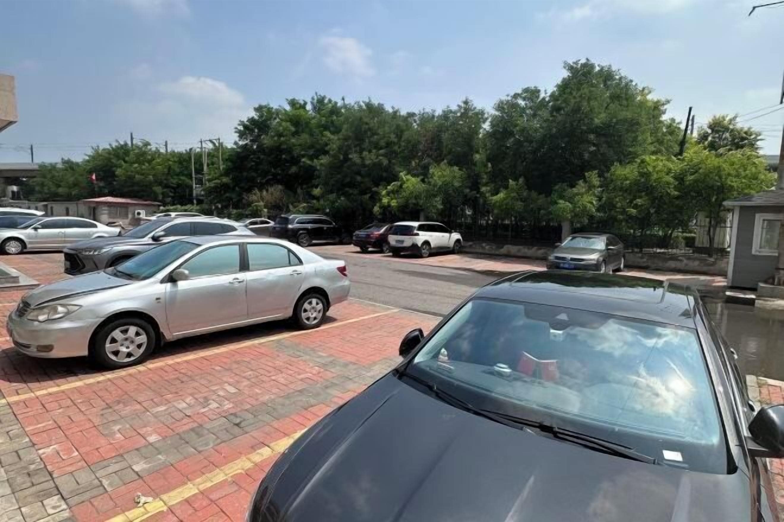 Bãi đậu xe tự phục vụ miễn phí 