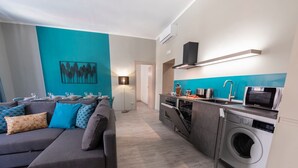 Deluxe Apartment | Living area - The Best Rent-Flat near Termini Station (Rome)