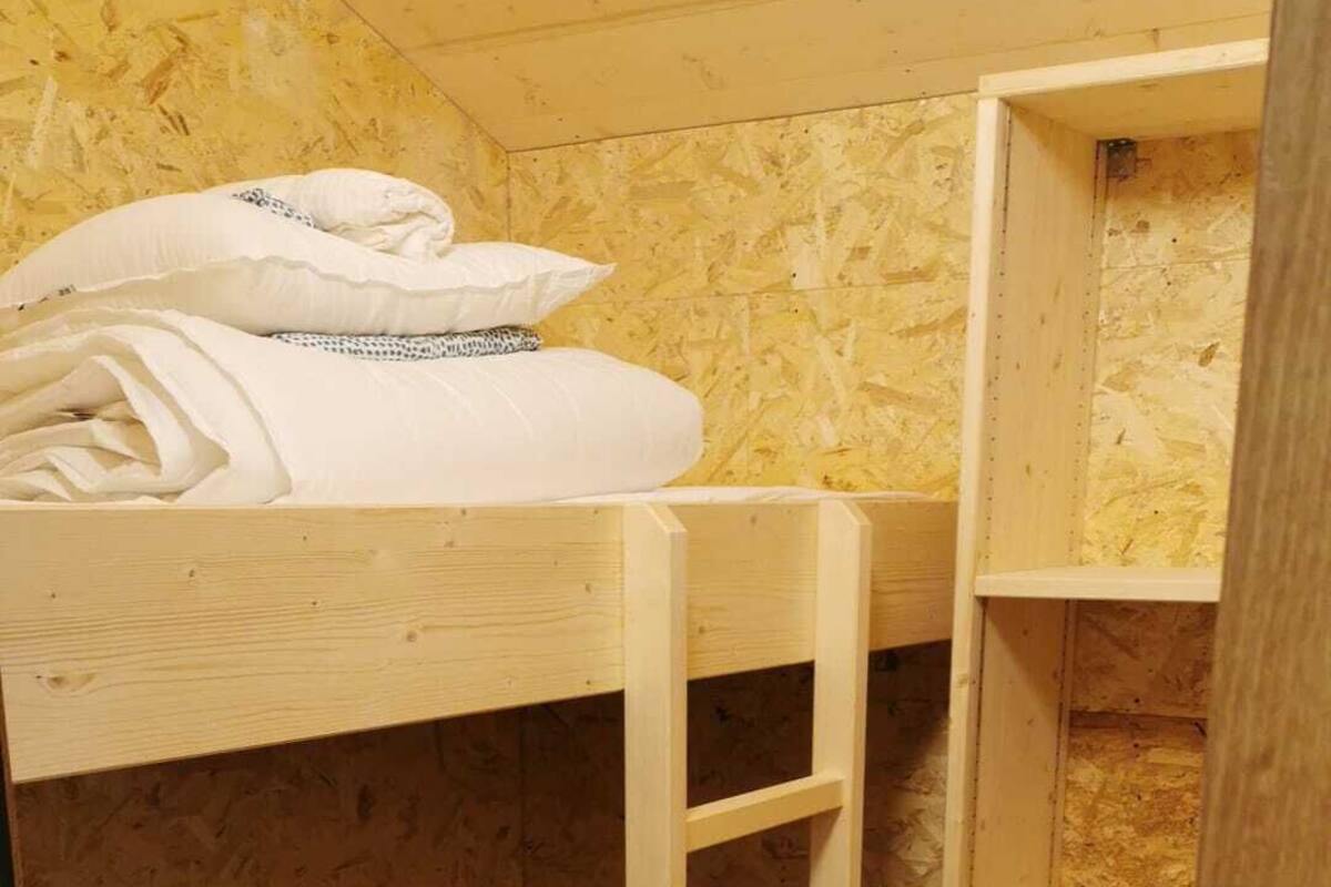 Habitación cuádruple básica | Wifi gratis y ropa de cama