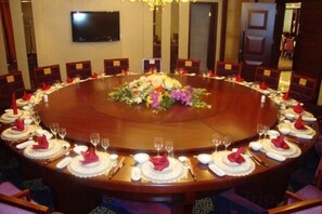 Unclassified image, 5 of 92, button - Jinyuan International Hotel (Yugan)