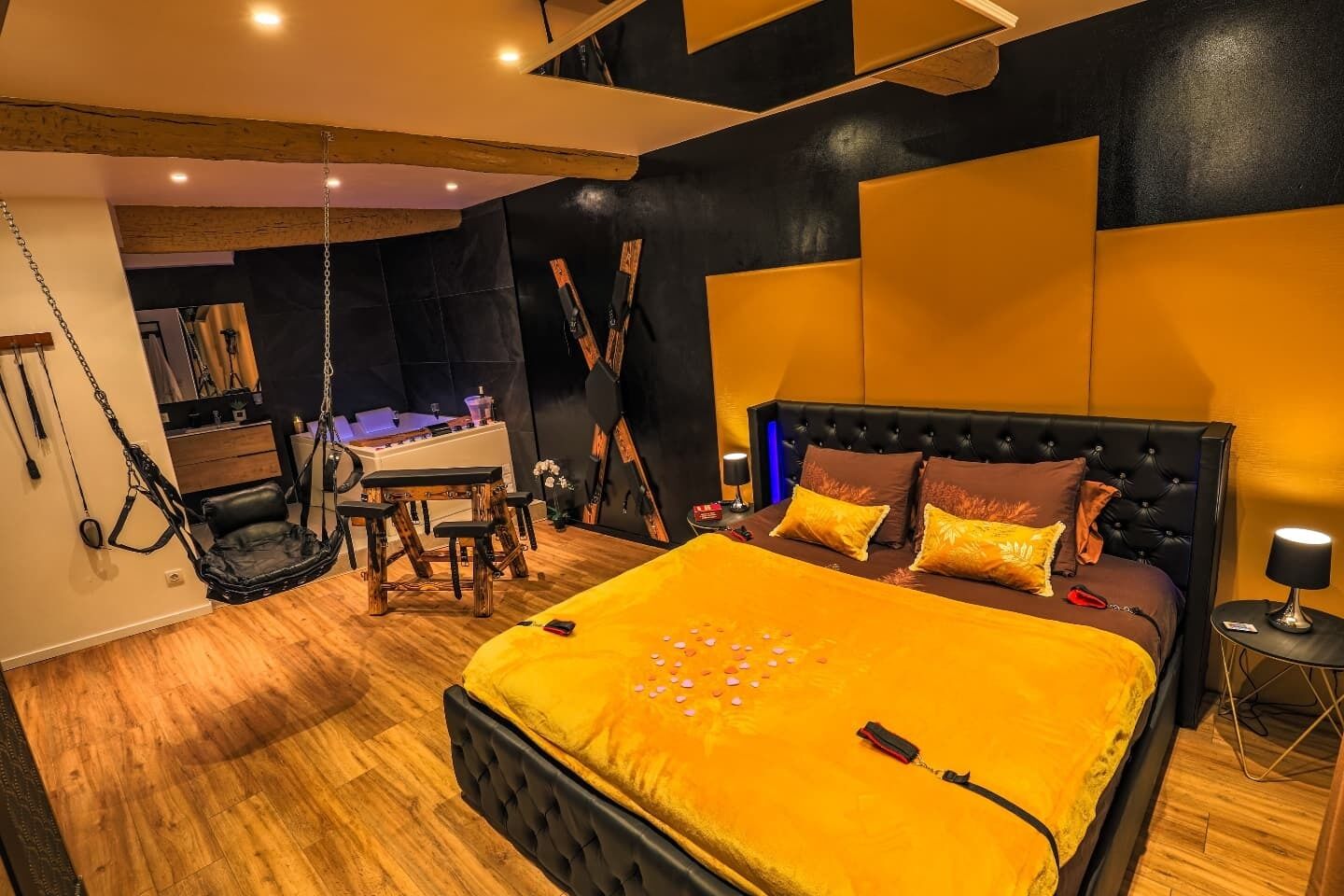 1 bedroom, desk, iron/ironing board, WiFi