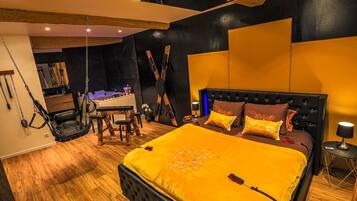1 bedroom, desk, iron/ironing board, WiFi