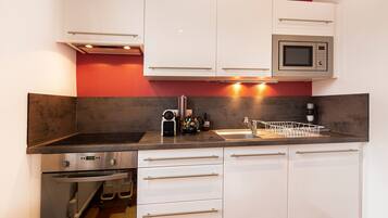 Réfrigérateur, micro-ondes, four, lave-vaisselle