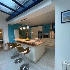 Fridge, microwave, oven, dishwasher - Balaena - maison avec jardin proche plage (Luc-sur-Mer)