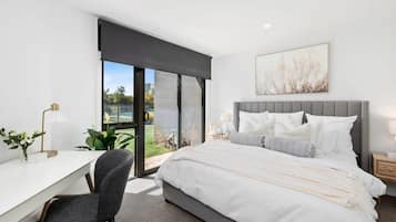 4 bedrooms, iron/ironing board, WiFi, bed sheets