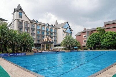 Guigang Railway Station UEASY Hotel