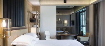 Guigang Railway Station UEASY Hotel