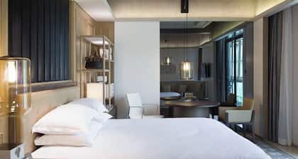 Guigang Railway Station UEASY Hotel