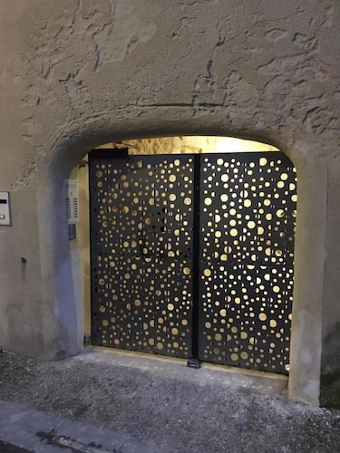 APARTMENT WITH CLIM, Fiber and GARAGE