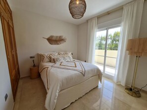 House | 3 bedrooms, iron/ironing board, free WiFi, bed sheets - Fantastic 3-bed House in Marbella Perfect Location (Marbella)