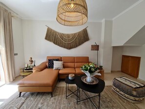 House | Living room - Fantastic 3-bed House in Marbella Perfect Location (Marbella)