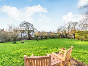 Property grounds - A spacious cottage with a first floor living space boasting far reaching views. (Poulton Le Fylde)