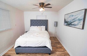 Room - Minutes From Stadium, USF, Busch Gardens, Hard Rock ⭐️ (Tampa)