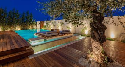 Oresteia Executive Villa, a Flamboyant Retreat