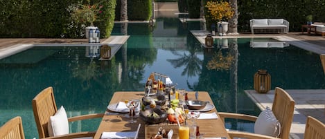 Vila club, 3 quartos | Terraço/pátio