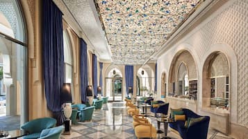 6 quầy bar/khu lounge, quầy bar bên hồ bơi, quán bar trên bãi biển