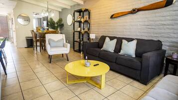 TV, Netflix, streaming services