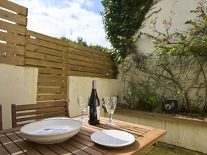 Cottage | Outdoor dining