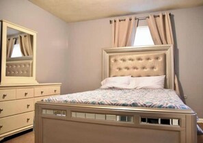 2 bedrooms, desk, iron/ironing board, free WiFi