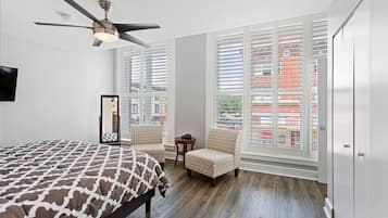 2 bedrooms, iron/ironing board, bed sheets, wheelchair access