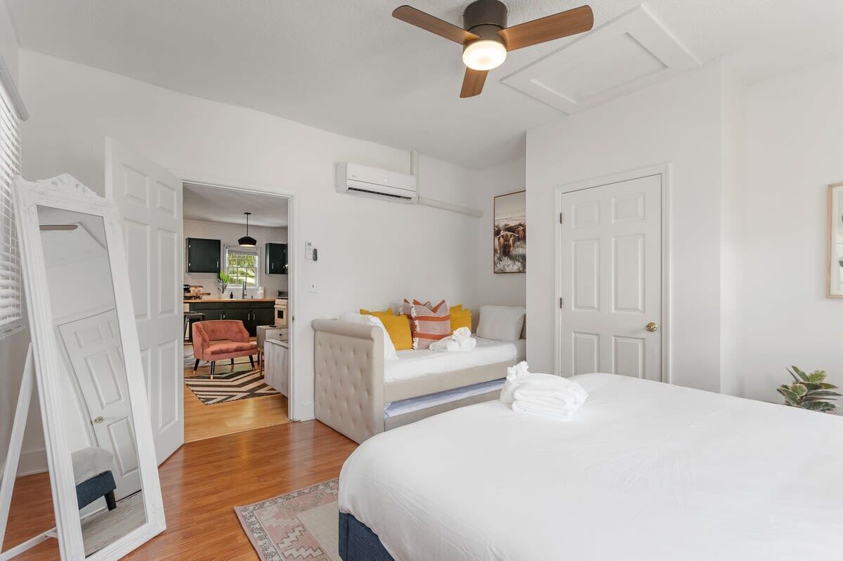 1 makuuhuone, silitysrauta/-lauta, vauvan matkasänky, Wi-Fi