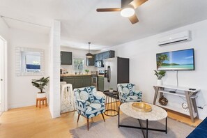 テレビ、書斎 / ワークスペース