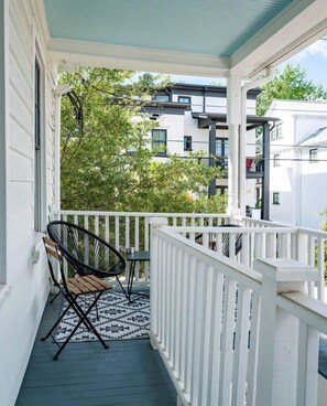 Property grounds - 6BD/6BA Downtown Home - 2 Blocks from King St! (Charleston)