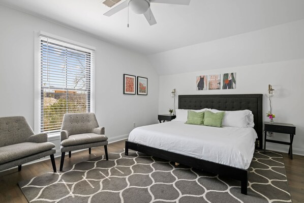 6 bedrooms, iron/ironing board, WiFi, bed sheets