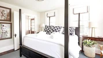 3 bedrooms, iron/ironing board, travel cot, WiFi