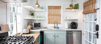 ♚ THE INNS ♚ 3 Bed & 2 Bath Gorgeous Unit!