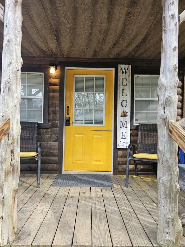 Exterior detail - Acorn Cottage at Hocking Vacations (Logan)