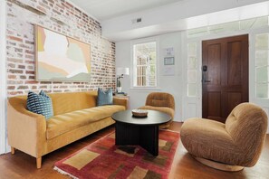 Téléviseur, bureau