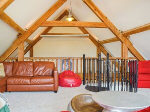 TV - Lovely barn conversion with private swimming pool. (Talybont-On-Usk)