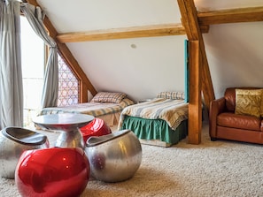 1 bedroom, bed sheets - Lovely barn conversion with private swimming pool. (Talybont-On-Usk)