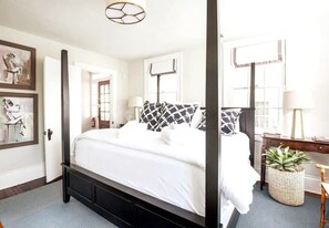 10 bedrooms, iron/ironing board, travel cot, WiFi - THE INNS TWO Charleston Homes 10BR /6BA Downtown! (Charleston)