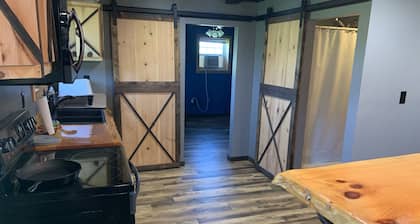 Middle of moco country apartment