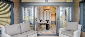 Woodpecker Lodge-UKC5156