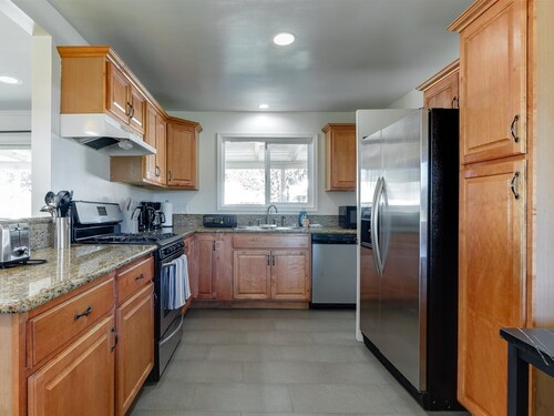 5 Bedroom Charmer in Granada Hills 