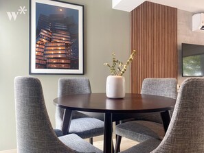 Loft (402) | Living area | Smart TV