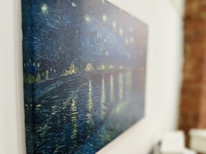A close-up of a textured painting with abstract patterns and shapes. - Lovely Studio Apartment in the Heart of Nottingham (Nottingham)