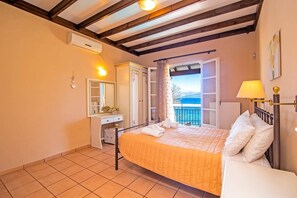 6 slaapkamers, een strijkplank/strijkijzer, gratis wifi, beddengoed