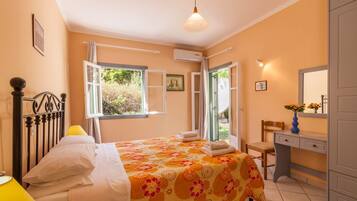 4 bedrooms, WiFi, bed sheets